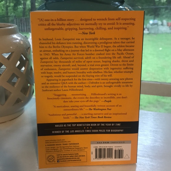 Unbroken by Laura Hillenbrand - Picture 3 of 4